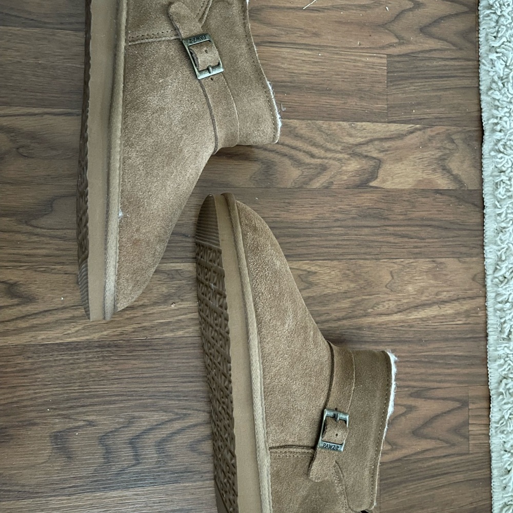 Women's Bear Claw boot by with a suede upper  Rain and Stain repellent.